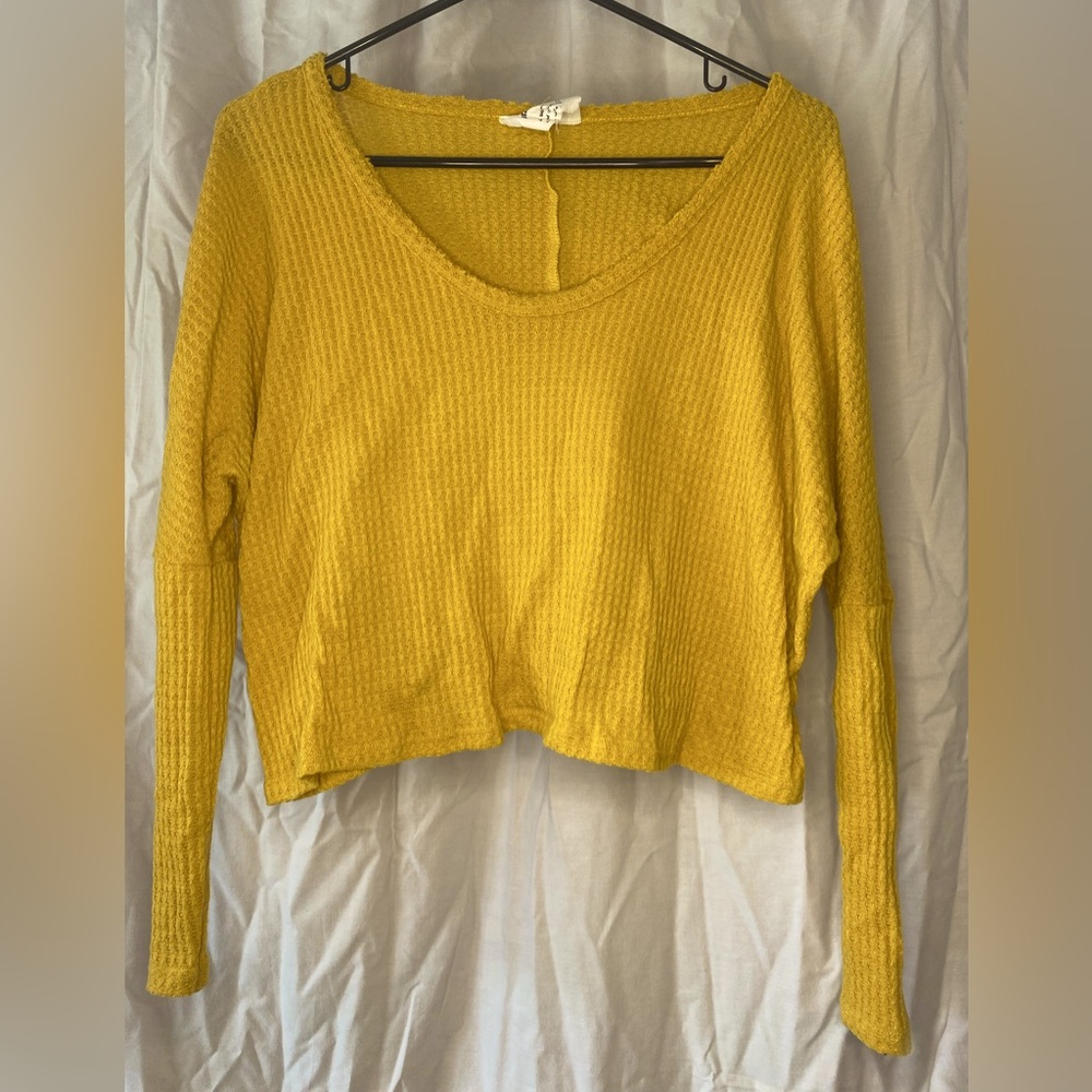 Sadie & Sage yellow sweater (small)